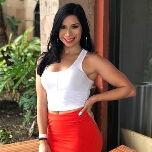 Meet your Posher, Laura